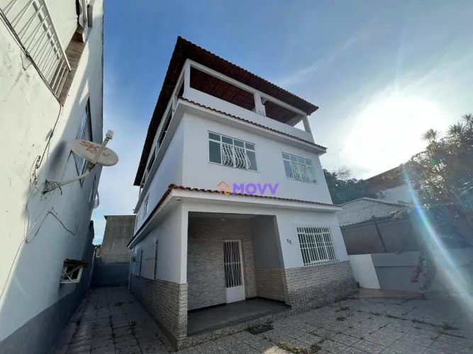 Linda casa duplex, 5 quartos,terraço,localização privilegiada !