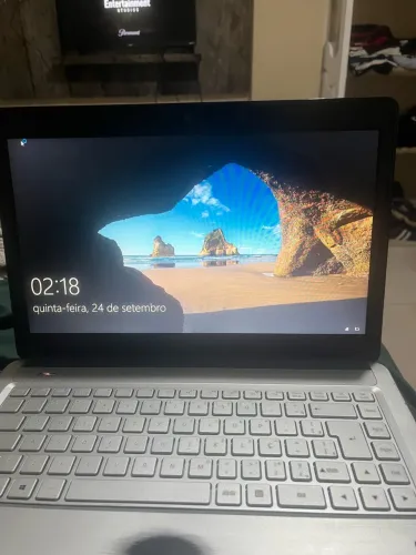 Notebook com 6GB de RAM + 120gb memória