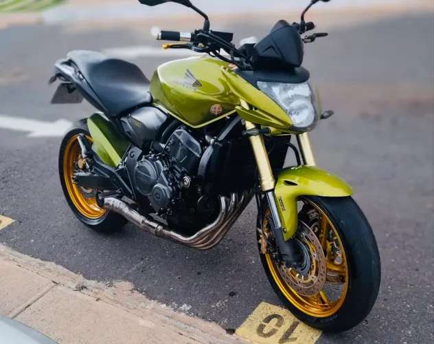 Vendo Hornet 2012 com ABS TOP