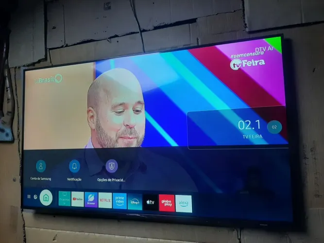 Vendo uma smart tv 50 polegadas Bluetooth Black