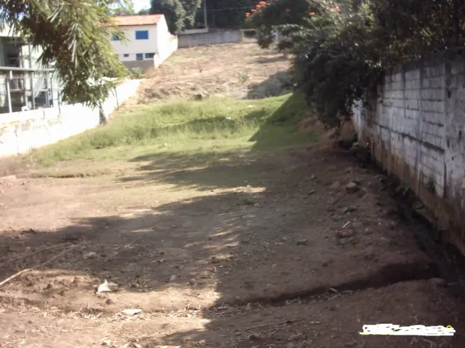 Oportunidade de lucro/investimento! Terreno a venda ou permuta - Parque Prado 1620m2]