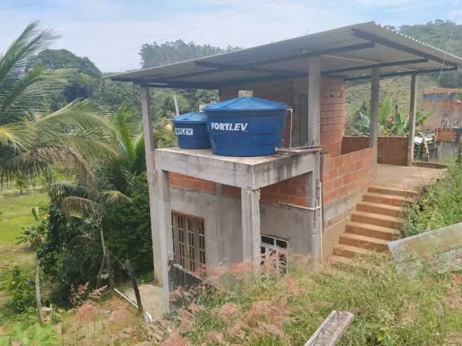 Vendo uma casa