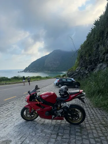 Daytona 675 - Ano 2009 impecável