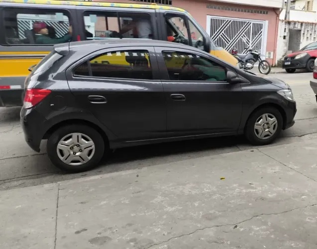 Chevrolet Onix JOY Hatch 1.0 8V Flex Mec. 4P 2017