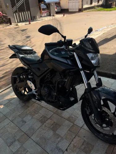 Vendo MT-03 impecável, para pessoal exigentes