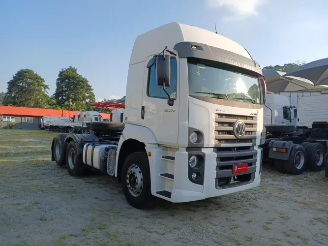 Volkswagen 25.360 Constel. 6x2 Tractor 2p (die)(E5) 2021/2022 Vamos Seminovos Jacu Pêssego