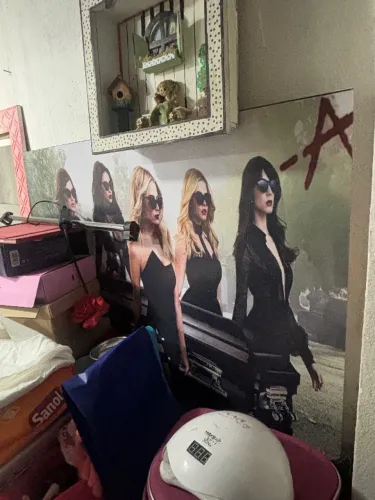 quadro pretty little liars 