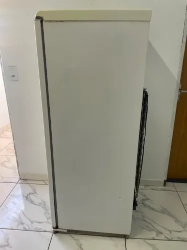 Vende-se geladeira 