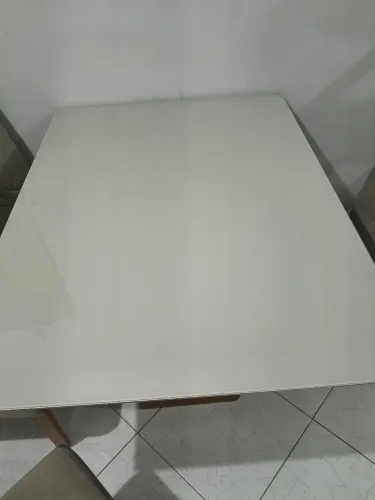 Vendo Mesa com Tampo de Vidro