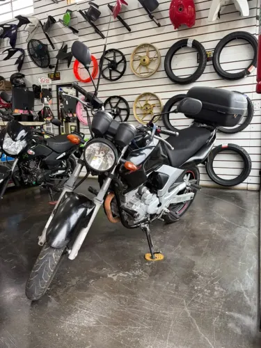 Vende-se YAMAHA FAZER YS250 2008