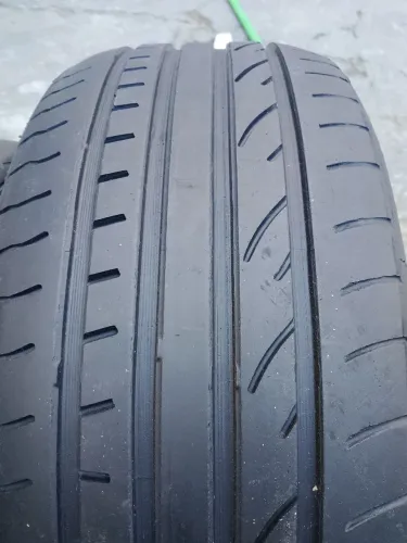 Pneu 215/45/17 Riscado
