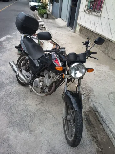 Vendo moto Suzuki 2008