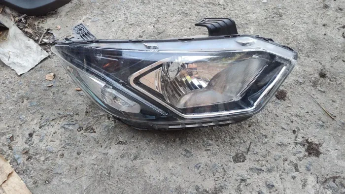Farol Onix prisma 2017/2018 2019 com LED original GM Chevrolet com detal lado direitohes