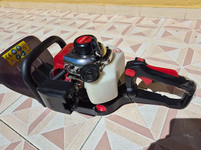Aparador, podador a gasolina