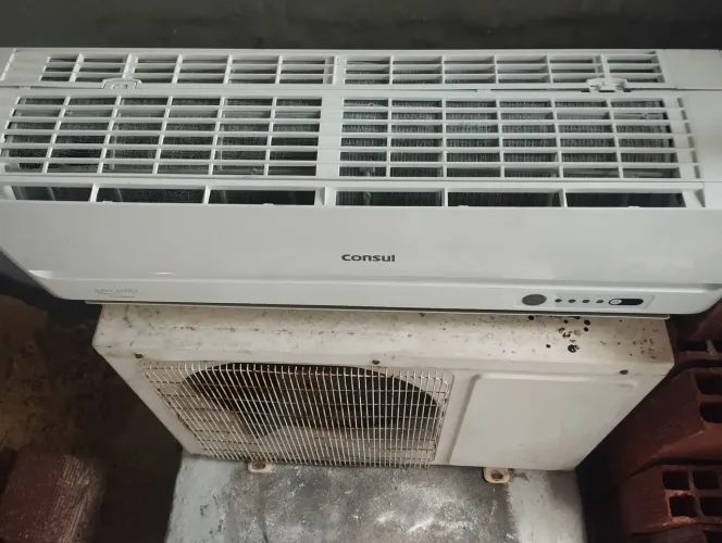 Ar condicionado 12000 BTU muito conservado 1.300