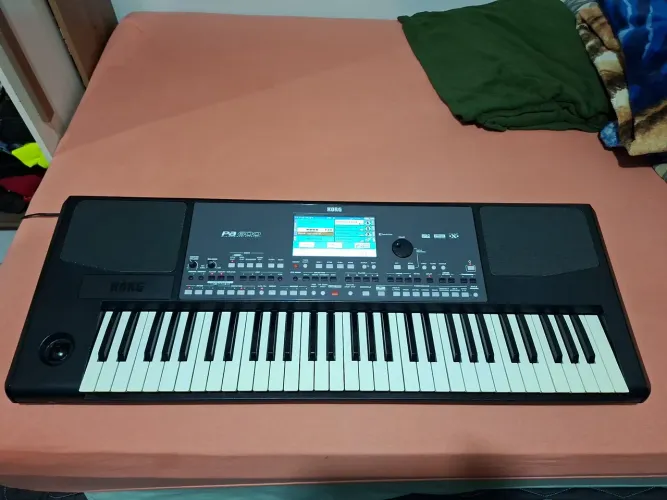 Teclado Korg Pa600