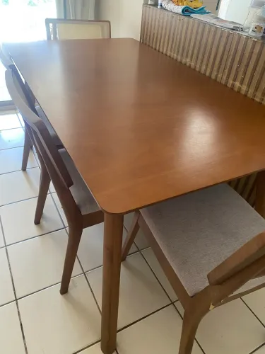 Mesa de madeira maciça, 6 lugares