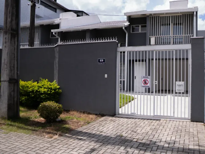 Casa para venda com 151 metros quadrados com 3 quartos em Prado Velho - Curitiba - Paraná