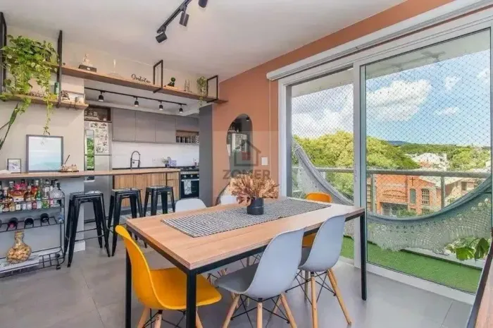 Apartamento mobiliado com 67 metros 2 quartos 1 vaga no bairro Vila Ipiranga - Porto Alegr