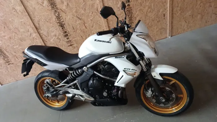 Vendo ou Troco Kawasaki ER6N 650cc