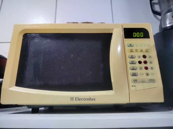 Microondas Eletrolux 18L