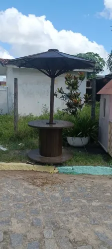 Mesa de praia em madeira 