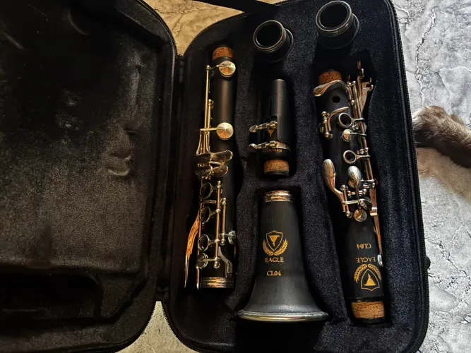 Clarinete Eagle CL04
