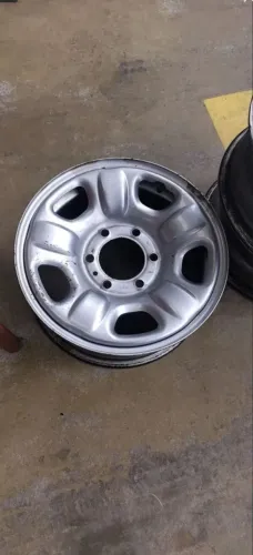 Rodas S10 modernas seis furos