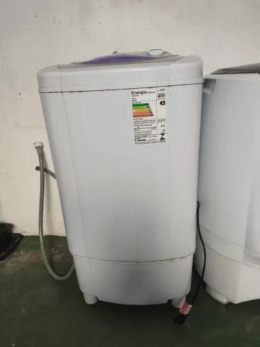 Vendo máquina de lavar roupa Mobi 4 kg