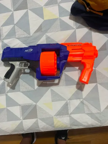 Arma NERF surgefire com mais 50 munições