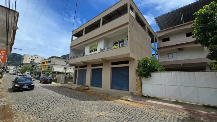 Vendo Prédio Inteiro em Alfredo Chaves Excelente Oportunidade para Investimento