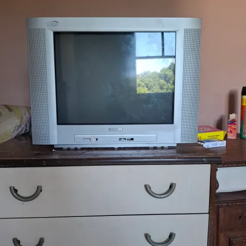 Televisão Philips para doação