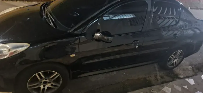 Peugeot 207 Sedan Passion XR 1.4 Flex 8V 4P 2011