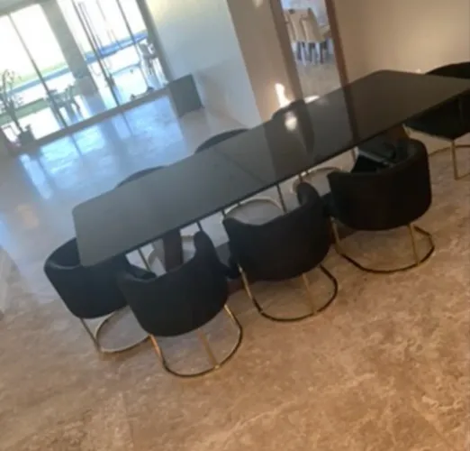 Mesa de Jantar 3 Metros - Design Imponente com Base Curva e Tampo Preto