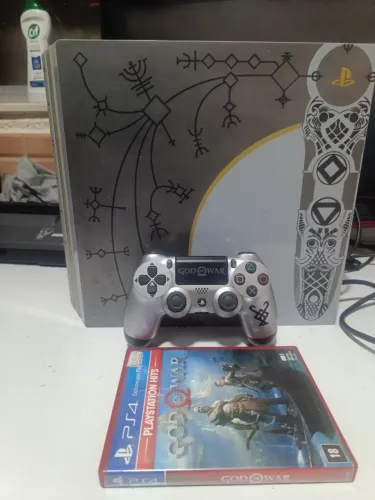PS4 Pro Edição God Of War ( 12.52)