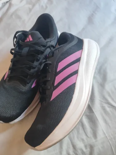 Tênis Adidas