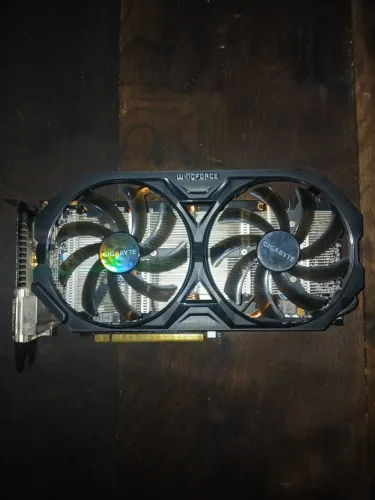 AMD R9 270 Series 2GB - Funcionando 100%