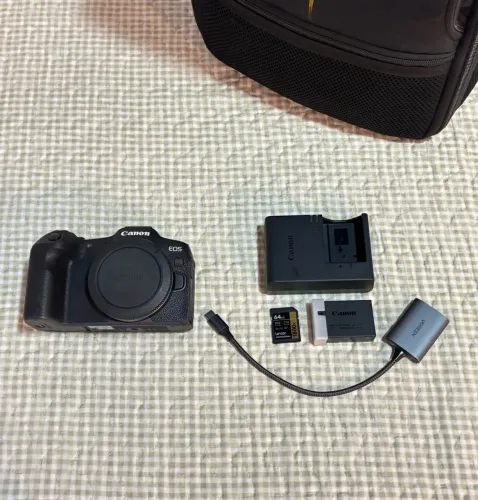 Canon R8 + acessórios