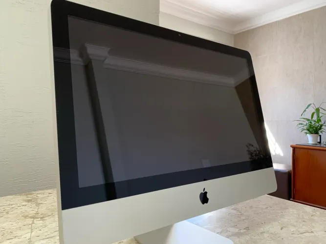 Apple iMac 21,5" | Core i5 | Defeito no vídeo
