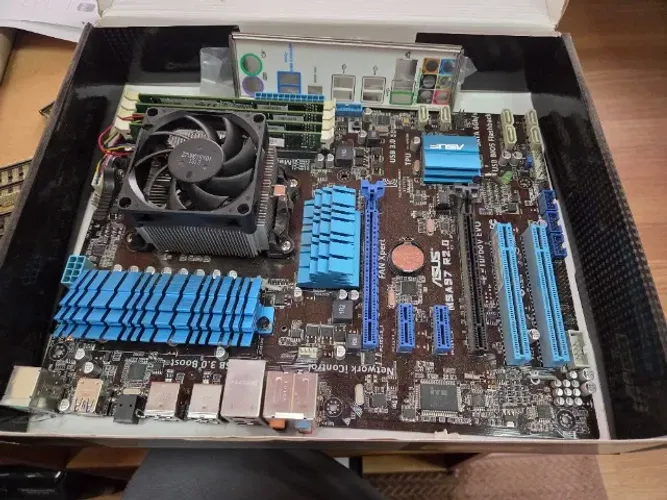 Placa Mãe Asus M5 A97 + processador AMD FX 6300 3,5 GHz e 16 G memoria+video Geforce 210