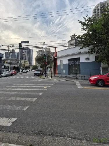 Salão Comercial 40m² para Alugar na Vila Osasco | Próximo ao Centro.