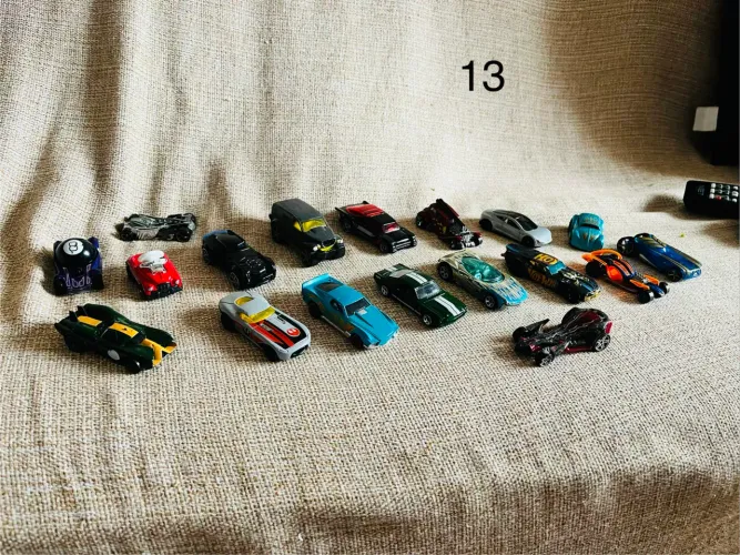 Hotwheels- 18 unidades