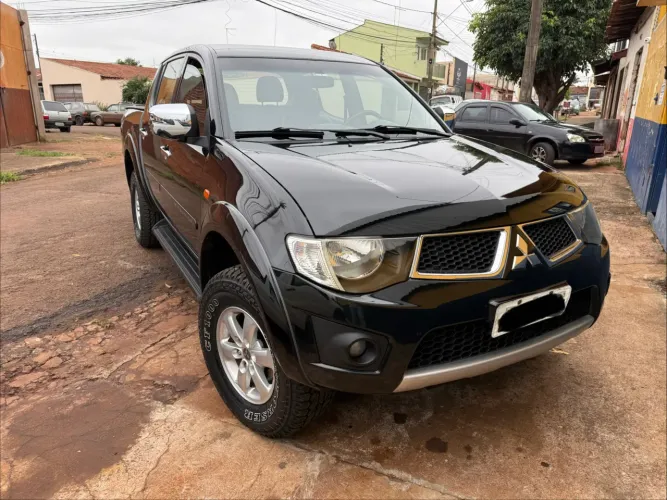 Mitsubishi L200 Triton HPE 3.2 CD TB Int.diesel AUT 2012