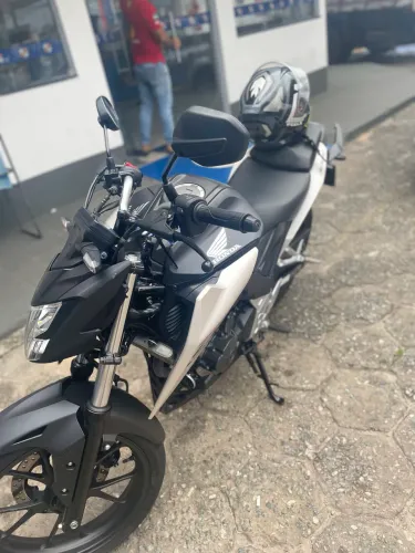 CB twsiter f 300