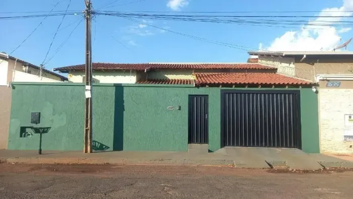 Casa 125m² com Terreno 162m² | Frutal-MG | Ipê Amarelo - 4 Dormitórios - Próx. à Av. Pres.