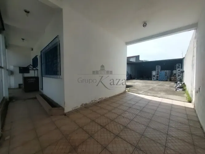 Casa Residencial e Comercial - Jardim Santa Maria - 1 Dormitório - 300m².