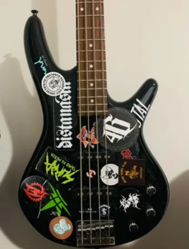 Contra baixo Ibanez gio soundgear 4 cordas