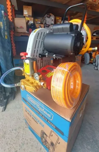 Lavadora Profissional de alta vazão 2cv c/10m de mangueira Eletroplas - Nova