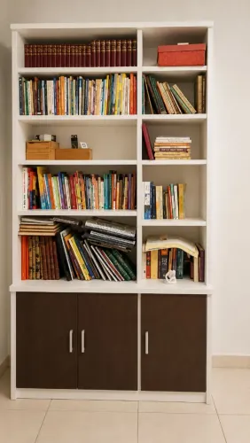 Estante Livreiro Grande com Armário Inferior 3 Portas