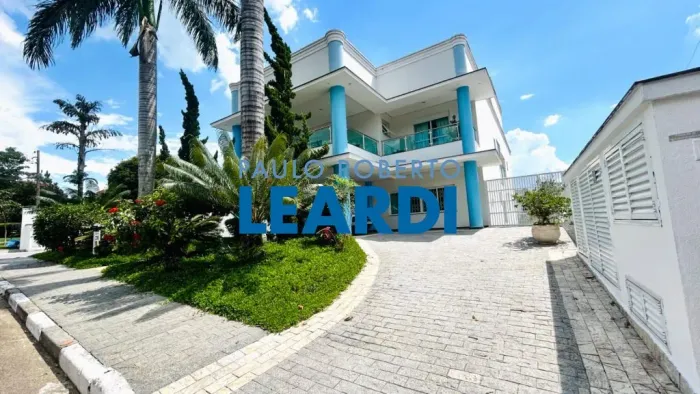 CASA EM CONDOMÍNIO - ARUJAZINHO 1, 2, 3 - SP